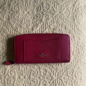 Coach Women’s zip up accordion wallet